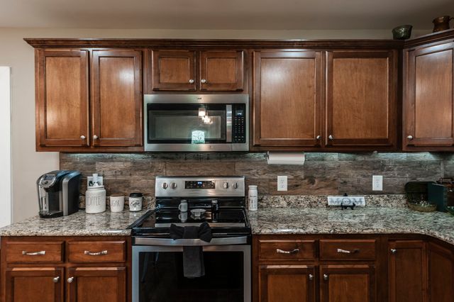 846 Clark Hollow Rd, Westmoreland, TN 37186