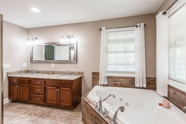 846 Clark Hollow Rd, Westmoreland, TN 37186