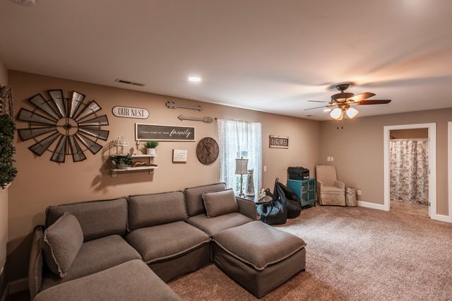 846 Clark Hollow Rd, Westmoreland, TN 37186