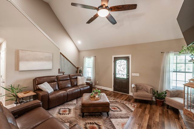 846 Clark Hollow Rd, Westmoreland, TN 37186