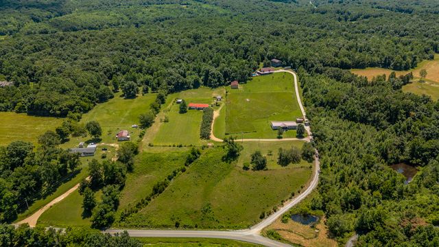 846 Clark Hollow Rd, Westmoreland, TN 37186