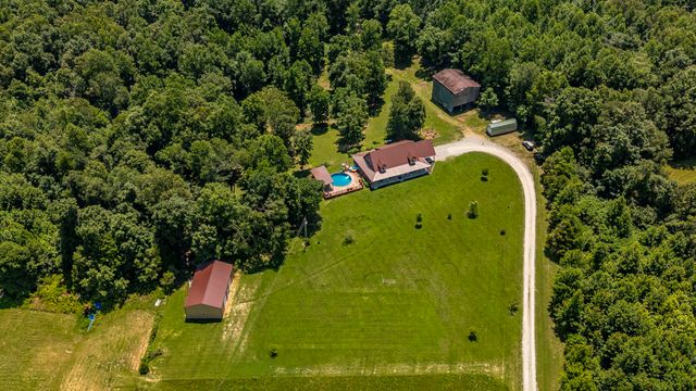 846 Clark Hollow Rd, Westmoreland, TN 37186