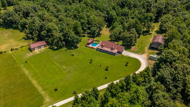 846 Clark Hollow Rd, Westmoreland, TN 37186