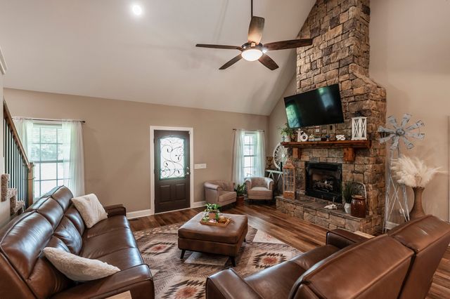 846 Clark Hollow Rd, Westmoreland, TN 37186