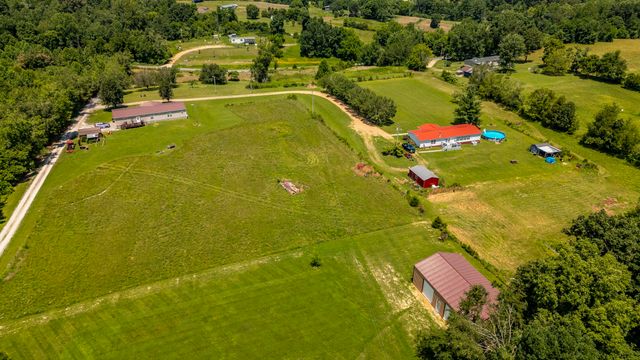 846 Clark Hollow Rd, Westmoreland, TN 37186