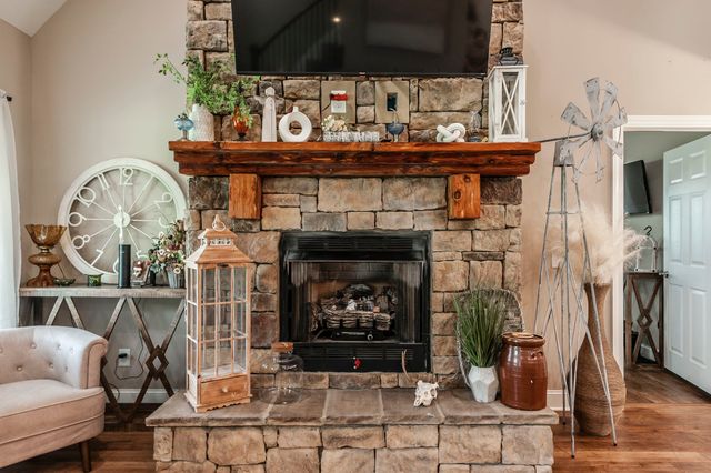 846 Clark Hollow Rd, Westmoreland, TN 37186