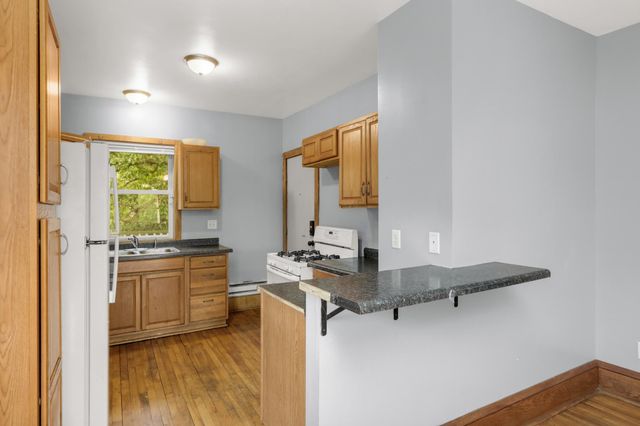 609 Snelling Avenue N, Saint Paul, MN 55104