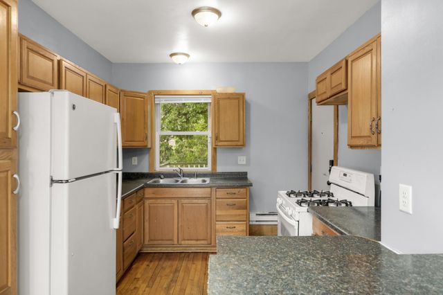 609 Snelling Avenue N, Saint Paul, MN 55104