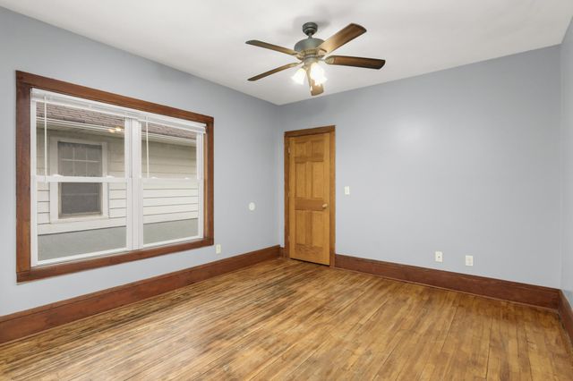 609 Snelling Avenue N, Saint Paul, MN 55104