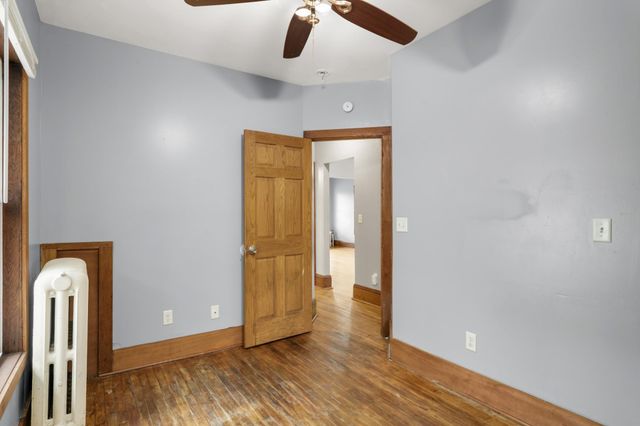 609 Snelling Avenue N, Saint Paul, MN 55104