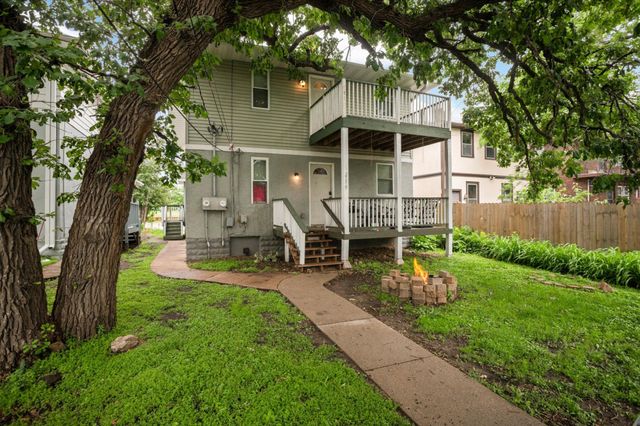 609 Snelling Avenue N, Saint Paul, MN 55104