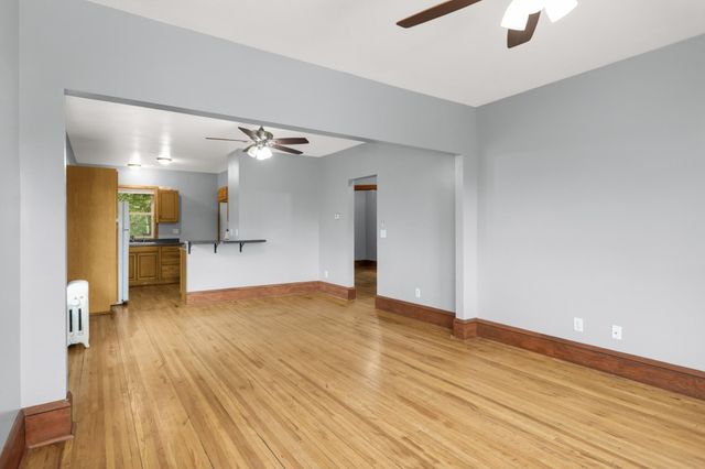 609 Snelling Avenue N, Saint Paul, MN 55104