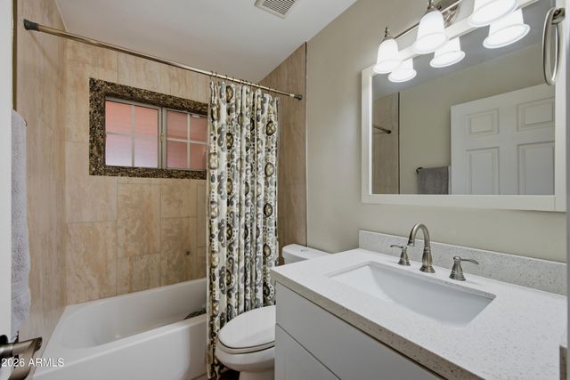 2422 N 37TH Street, Phoenix, AZ 85008