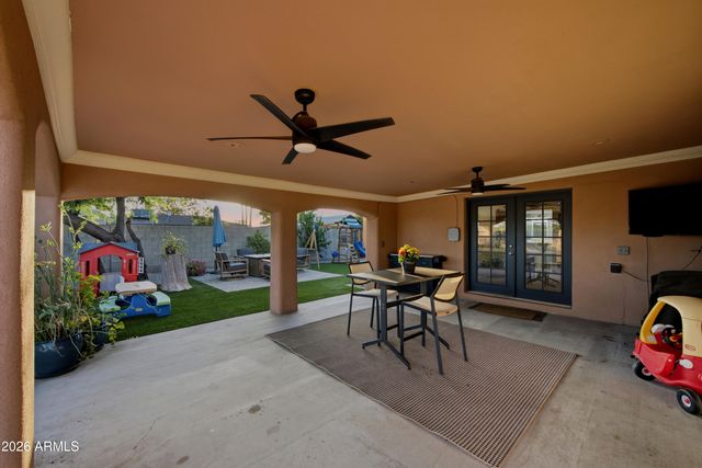 2422 N 37TH Street, Phoenix, AZ 85008
