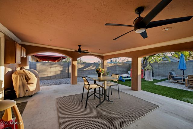 2422 N 37TH Street, Phoenix, AZ 85008