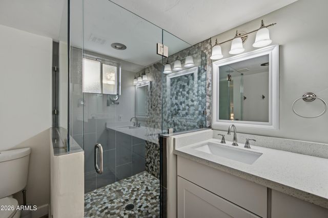 2422 N 37TH Street, Phoenix, AZ 85008