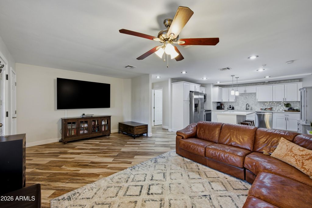 2422 N 37TH Street, Phoenix, AZ 85008 — photo 4