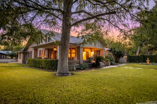390 S GUENTHER AVE, New Braunfels, TX 78130