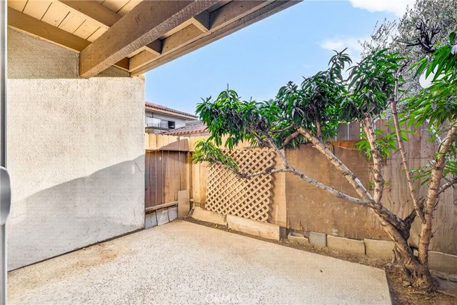 2521 W Sunflower H6, Santa Ana, CA 92704