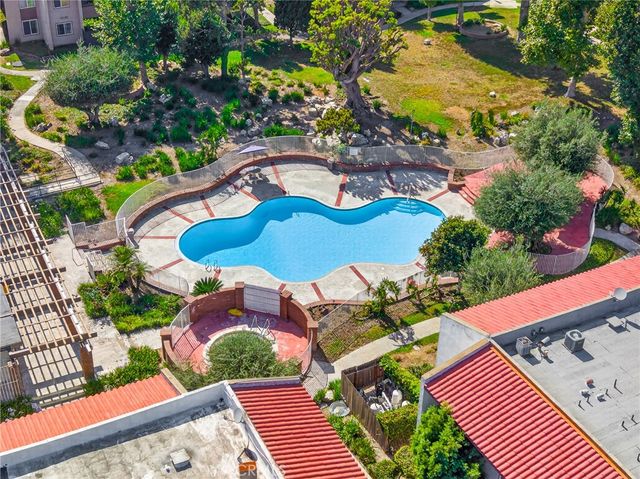 2521 W Sunflower H6, Santa Ana, CA 92704