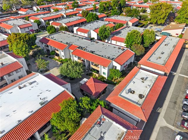 2521 W Sunflower H6, Santa Ana, CA 92704