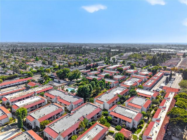 2521 W Sunflower H6, Santa Ana, CA 92704