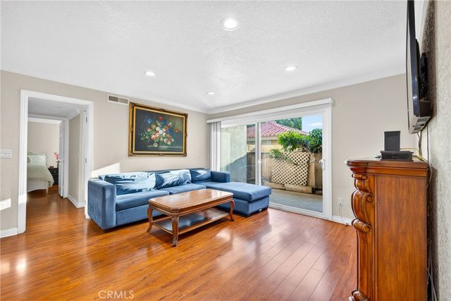 2521 W Sunflower H6, Santa Ana, CA 92704