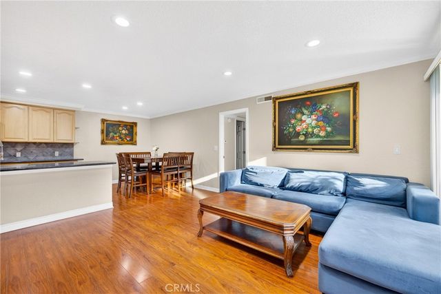 2521 W Sunflower H6, Santa Ana, CA 92704