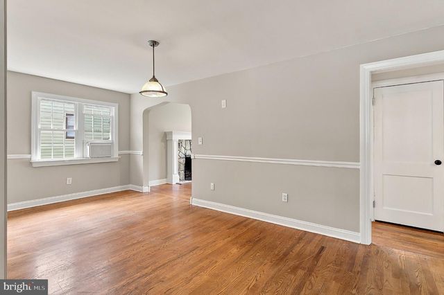 9 HEDGE ST, Toms River, NJ 08753