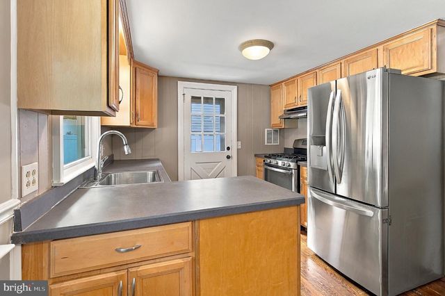 9 HEDGE ST, Toms River, NJ 08753