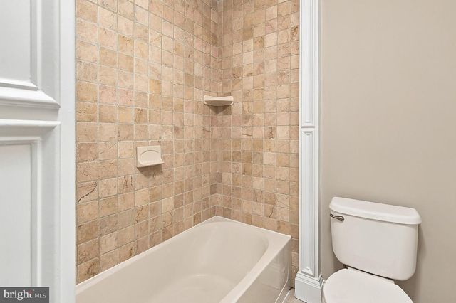 9 HEDGE ST, Toms River, NJ 08753