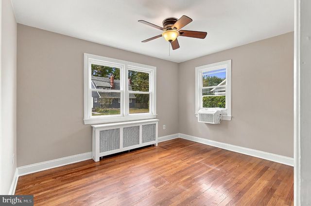 9 HEDGE ST, Toms River, NJ 08753