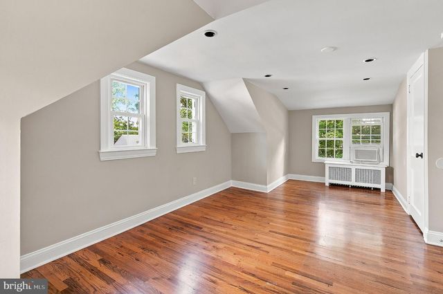 9 HEDGE ST, Toms River, NJ 08753