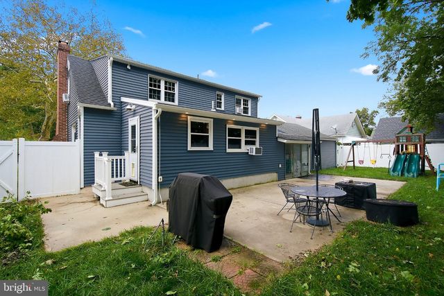 9 HEDGE ST, Toms River, NJ 08753