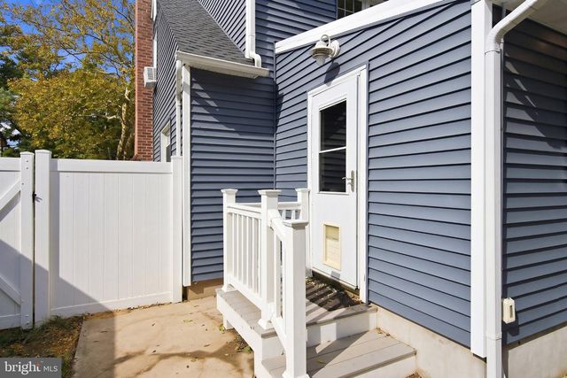 9 HEDGE ST, Toms River, NJ 08753