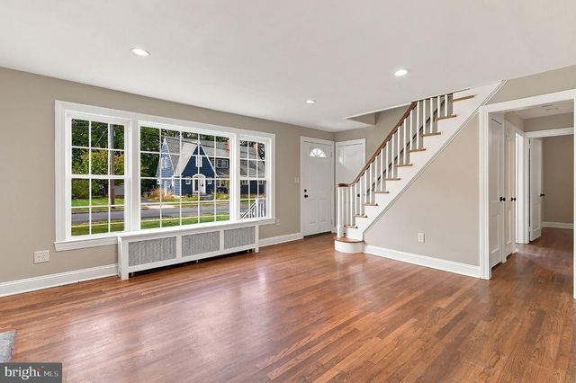 9 HEDGE ST, Toms River, NJ 08753