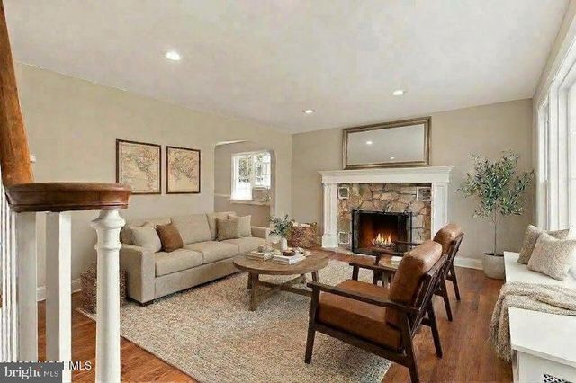 9 HEDGE ST, Toms River, NJ 08753