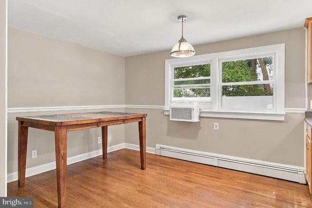 9 HEDGE ST, Toms River, NJ 08753