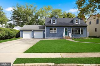 9 HEDGE ST, Toms River, NJ 08753