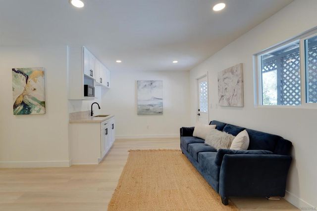 14911 Espola Rd, Poway, CA 92064