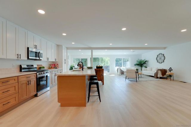 14911 Espola Rd, Poway, CA 92064