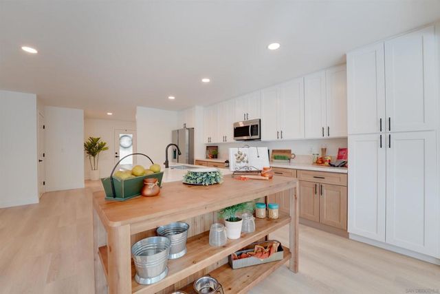 14911 Espola Rd, Poway, CA 92064