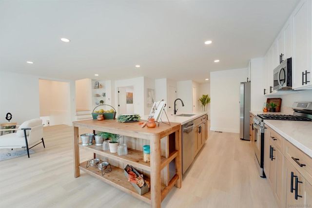 14911 Espola Rd, Poway, CA 92064