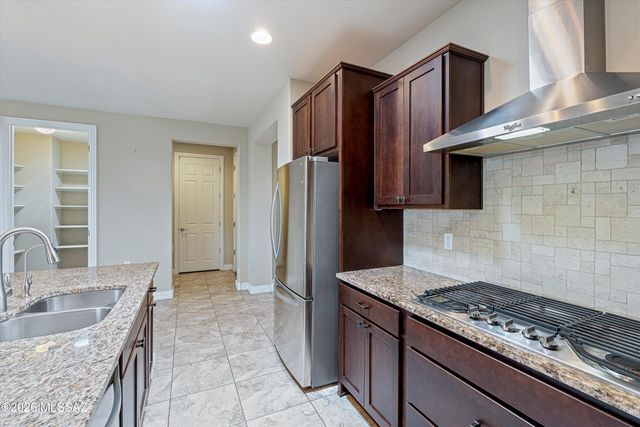 10088 S Black Surrey Drive, Vail, AZ 85641