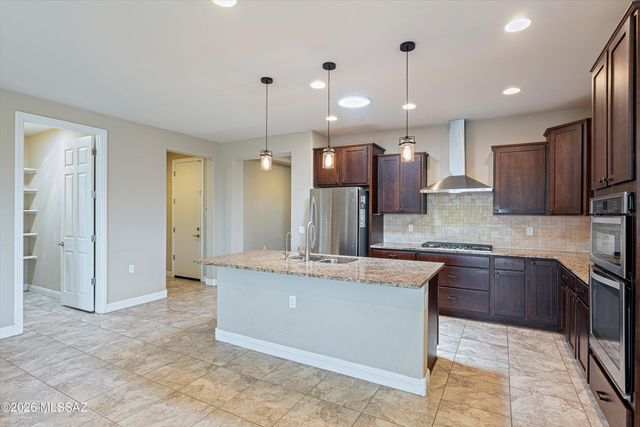 10088 S Black Surrey Drive, Vail, AZ 85641
