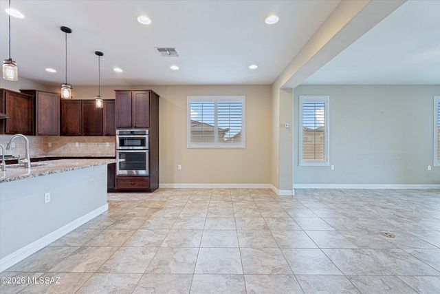 10088 S Black Surrey Drive, Vail, AZ 85641