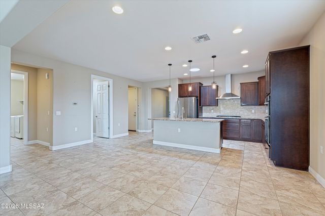 10088 S Black Surrey Drive, Vail, AZ 85641