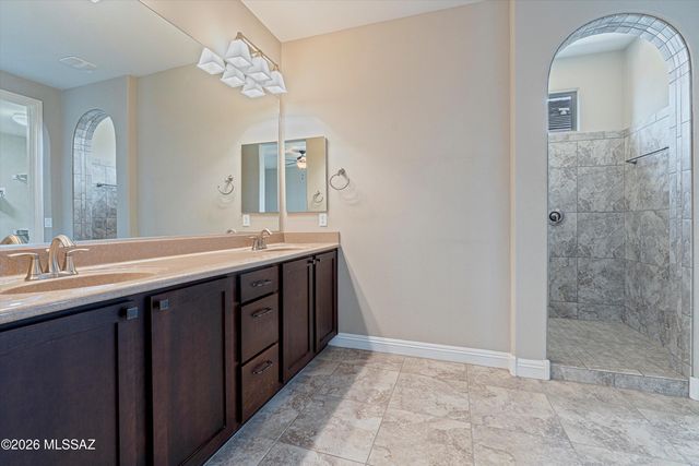 10088 S Black Surrey Drive, Vail, AZ 85641