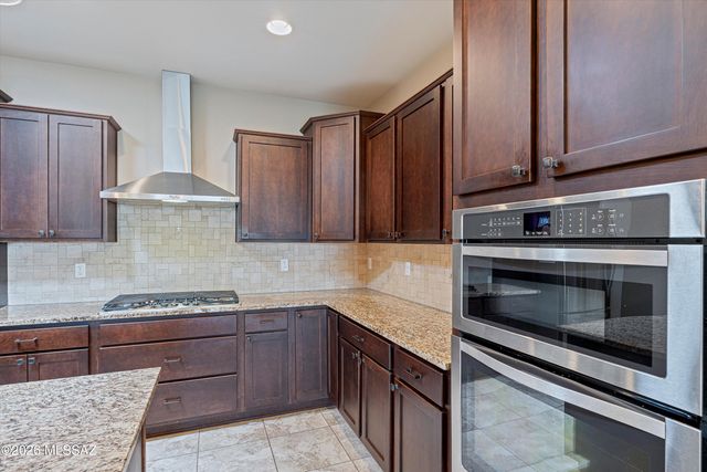 10088 S Black Surrey Drive, Vail, AZ 85641