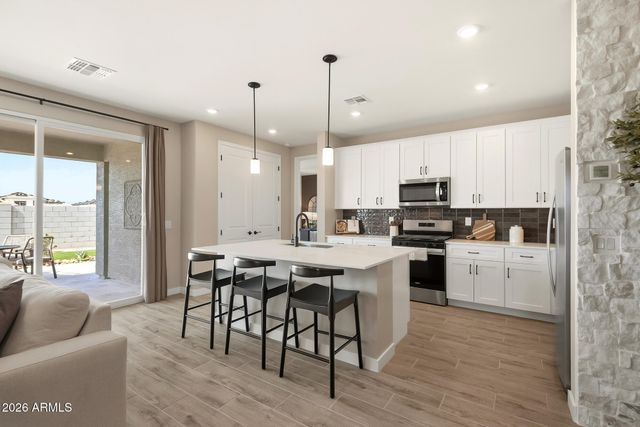 2827 E Pollo Avenue, San Tan Valley, AZ 85143